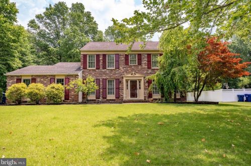 12 Melvina Dr, Trenton, NJ 08648-2034