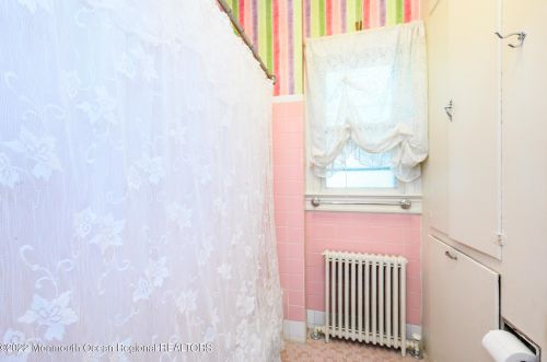 176 Hudson Ave, Tinton Falls NJ 07701-2140 exterior