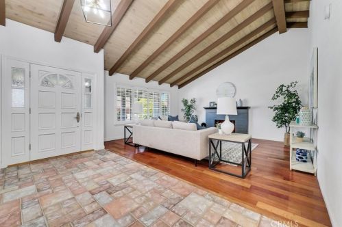 15242 Touraine Way, Irvine CA  92604-3150 exterior