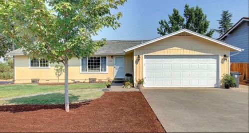 2931 Cedar Links Dr, Medford, OR 97504-5105