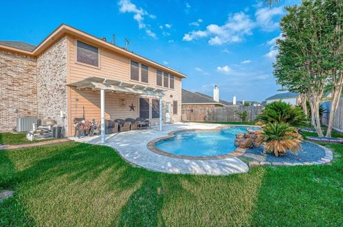 7102 Grants Hollow Ln, Richmond TX  77407-3831 exterior