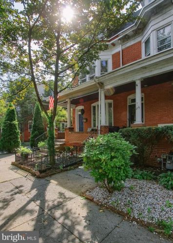 217 Emerald St, Harrisburg, PA 17110-1013