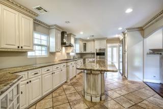 9902 Balmforth Ln, Houston TX  77096-5301 exterior