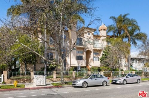 5635 Woodman Ave, Van Nuys, CA 91401