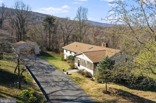 86 Steps To Heaven Rd, Linden, VA 22642-5644