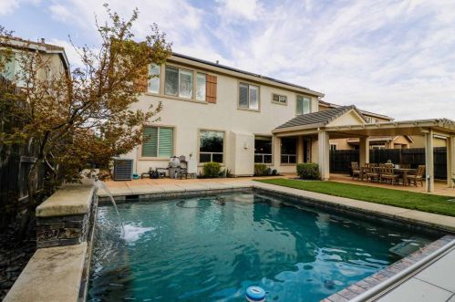 7024 Cordially Way, Elk Grove, CA 95757-6229