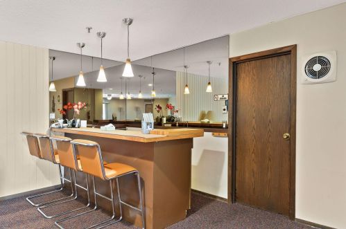 8549 Irwin Rd, Minneapolis MN  55437-1557 exterior