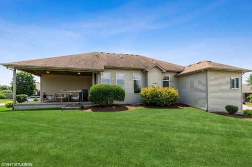 1117 Arneita St, Sycamore IL  60178-1125 exterior
