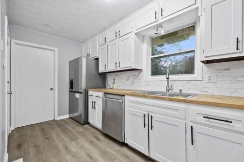 3005 Riviera Dr, Conyers GA  30012-2756 exterior