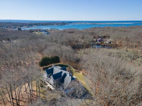 34 Sea View Dr, Charlestown, RI 02813-1834