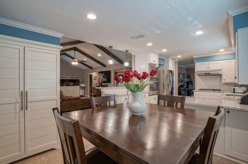 2021 Willowwisp, Taylor Lake Village TX  77586-3312 exterior