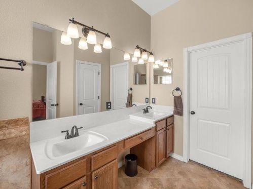 3833 Harrison Dr, Carrollton TX 75010-6323 exterior