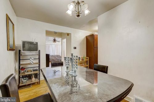 6004 10th St, Philadelphia PA 19141-3703 exterior