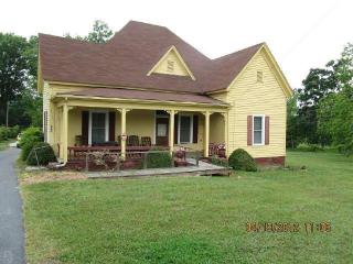 225 Hulin Ave, Tignall, GA 30668-2507