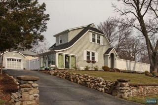 143 Livingston St, Rockleigh, NJ 07647-1809