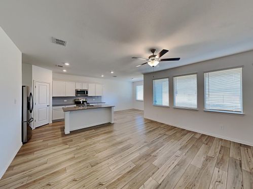 6928 Falconer Way, Fort Worth TX  76179-6706 exterior