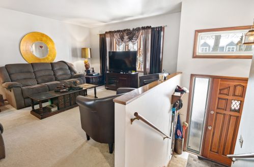 164 Central Ave, Wood Dale, IL 60191-2172