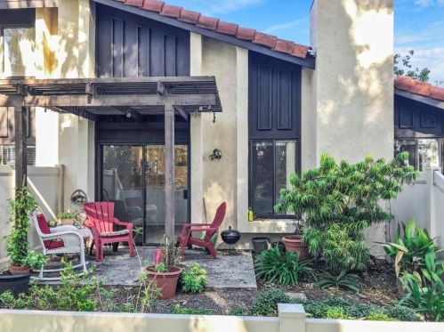 2147 Valleydale Ln, Encinitas, CA 92024-4242