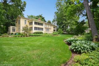 525 Fulton St, Geneva, IL 60134-2650