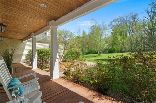 61 Williamsburg Rd, East Hampton, CT 06447-1539