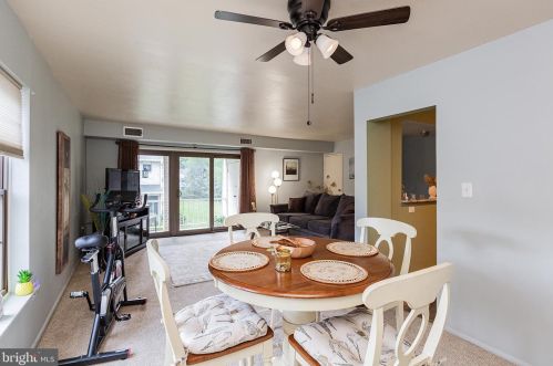 85 Valleybrook Dr, Lancaster PA  17601-4612 exterior