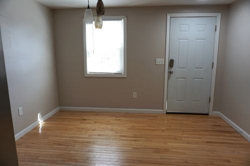 709 Elmwood Dr, Hudson NH  03051-3245 exterior