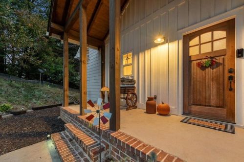 388 Sugar Ridge Dr, Ellijay, GA 30536-0040