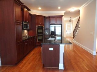 1742 Breyerton Dr, Atlanta GA  30329-4712 exterior