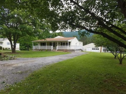 3265 Bradshaw Rd, Salem, VA 24153-8709