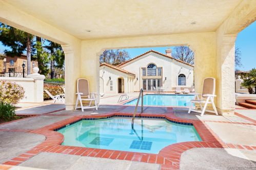 740 Breeze Hill Rd, Vista CA  92081-4301 exterior