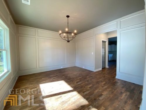 102 Rail Road St, Lagrange, GA 30241-7835