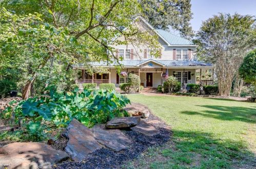 228 Storey St, Jefferson, GA 30549-1092