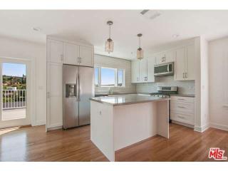 1376 Laveta Ter, Los Angeles CA  90026-3322 exterior