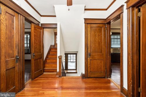 8 Princeton Ave, Princeton NJ  08540-5236 exterior