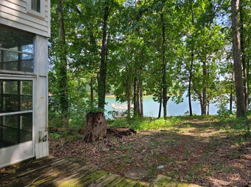 460 Brittany Cove Ct, Lavonia, GA 30553-2621