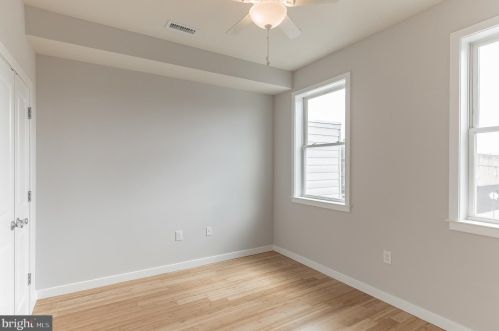 2033 4 St, Philadelphia PA 19122-1509 exterior