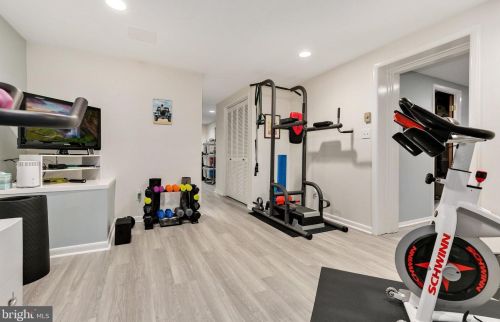 322 Northwest Dr, Silver Spring MD 20901-1431 exterior