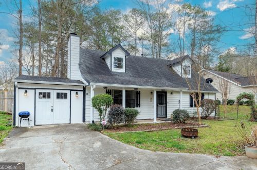 90 Cumberland Dr, Rex GA 30273-1800 exterior