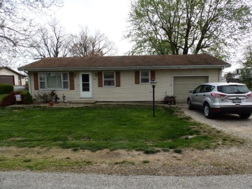 104 Liberty Ct, Pittsfield, IL 62363-1502
