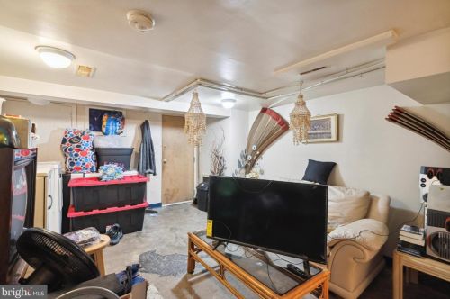 2119 Chelten Ave, Philadelphia PA 19138-2519 exterior