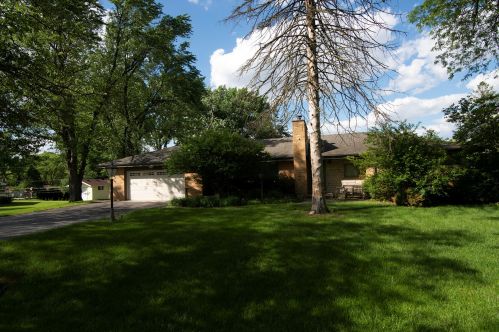 8240 Kimber Ln, Palos Park, IL 60464-1049