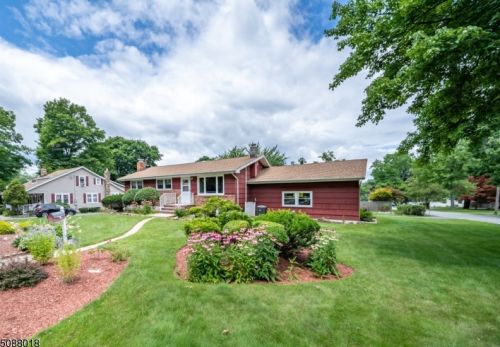 53 Flanders Rd, Mount Olive, NJ 07828-3517