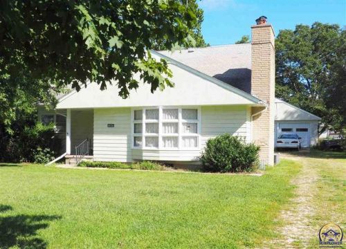 6136 45th St, Tecumseh, KS 66542-9540