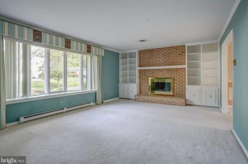 427 Woodcrest Dr, Aberdeen, MD 21001-1817