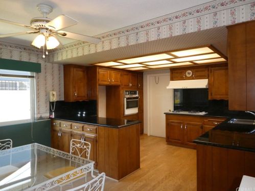 411 Nutwood St, Anaheim CA  92804-2633 exterior