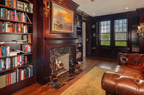 137 Oxford Ave, Willowbrook IL  60514-1151 exterior