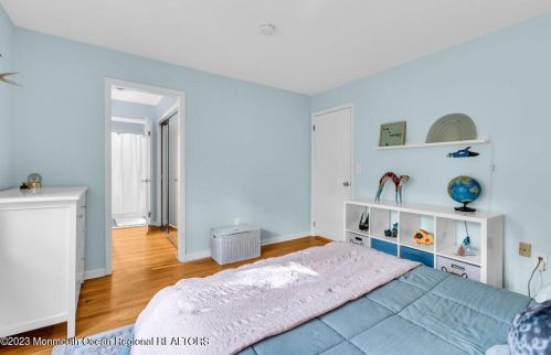 10 Lefferts Ct, Middletown NJ  07748-3031 exterior