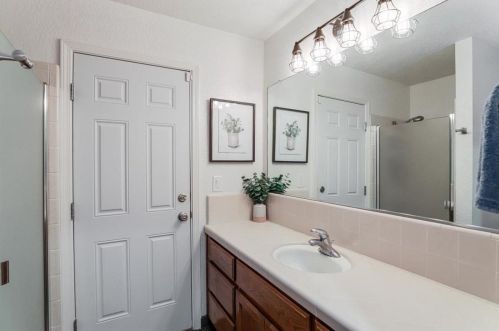 2665 Hawkeye Ave, Turlock CA  95380-2950 exterior