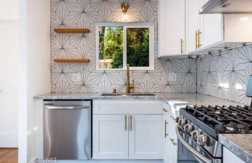 3047 Prospect Ave, Glendale CA  91214-3425 exterior