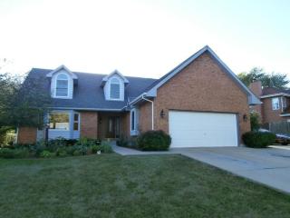 256 Robincrest Ln, Third Lake, IL 60046